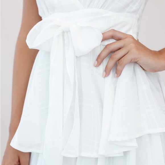 NWT Saints + Secrets Fit & Flare White Ruffle Romper Size Small - Picture 4 of 10